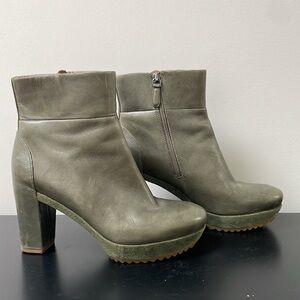 Ecco shoes platform leather boots dark green olive chunky heel booties sz 8.5